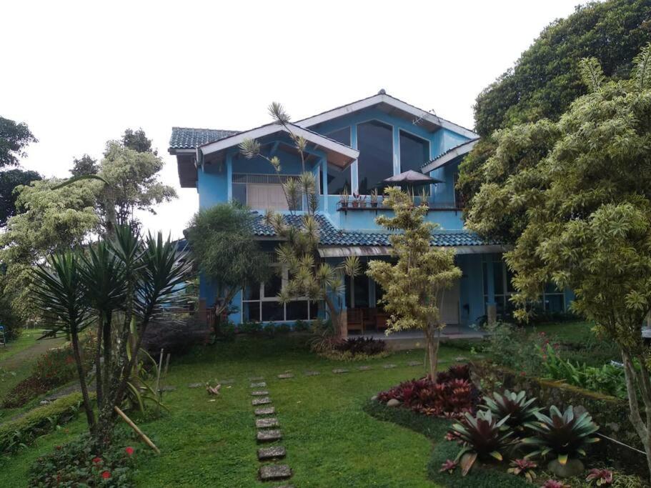 Garden Villas Cipanas Sindanglaya Extérieur photo